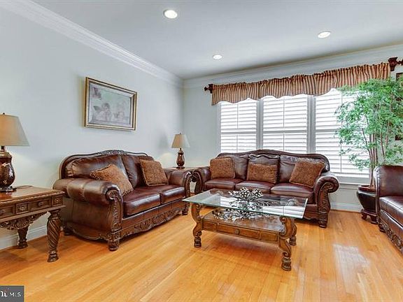 5th image of 2149 Red Vine Dr