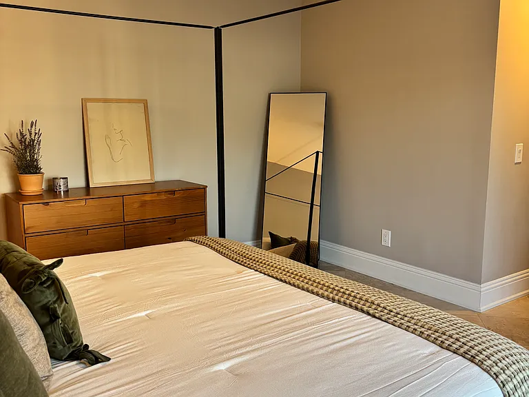 2532 Dauphine Ct E — Photo 25