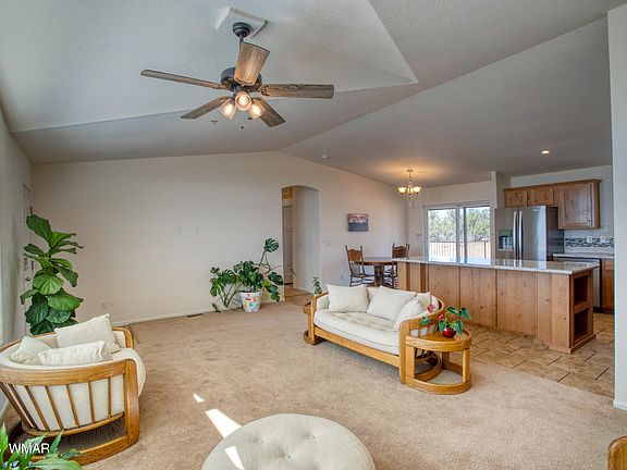 4th image of 3869 Petersen Rd