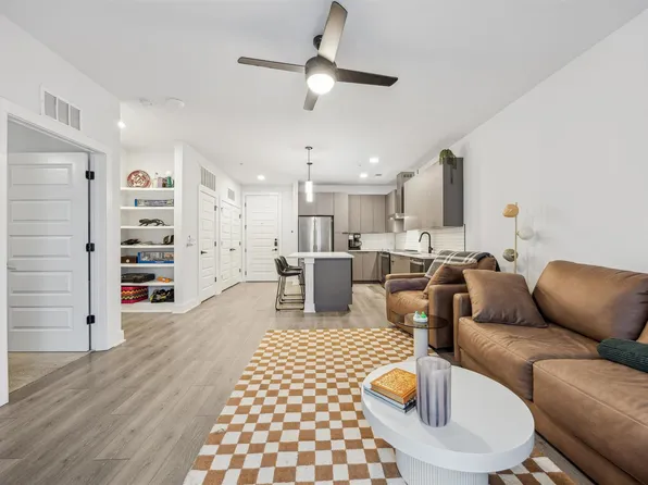 2220 Webberville Rd #211, Austin, TX 78702