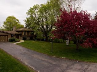 3230 Wetzel Ln, Brookfield, WI 53005