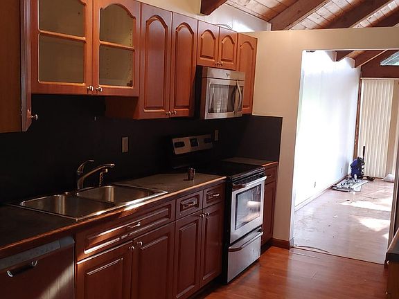 3rd image of 423 N University Dr #423