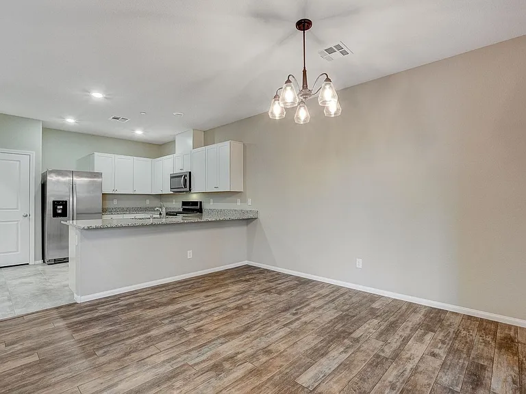 2806 Alenga St — Photo 6