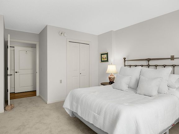 4th image of 7600 Golden Valley Rd APT 709