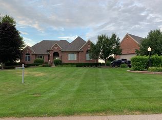 11224 Bayberry Dr, Romeo, MI 48065