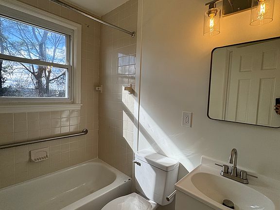 3rd image of 2621 Delk Ave