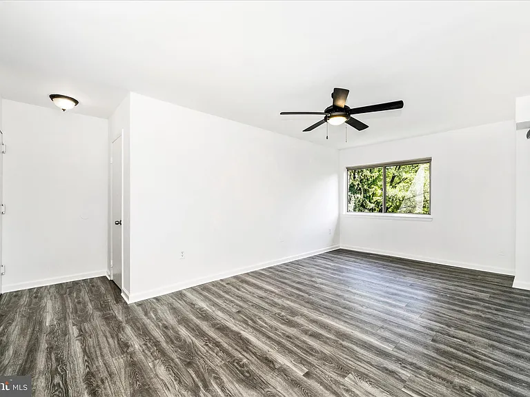 12202 Braxfield Ct #16/228 — Photo 5
