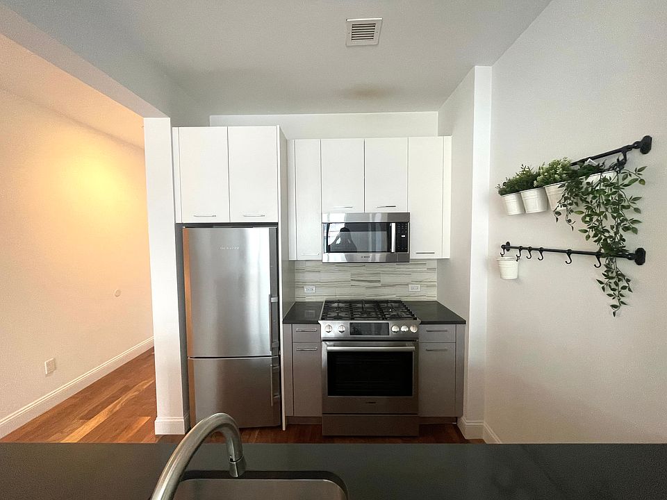 1st image of 42-14 Crescent St #9C
