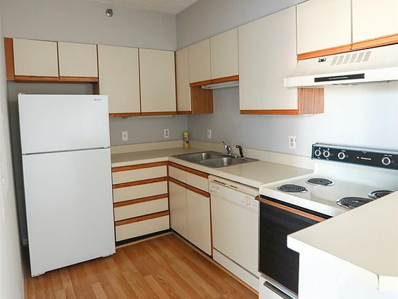 4th image of 900 19th Ave S APT 504