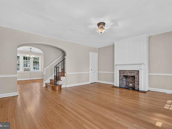4th image of 4459 Greenwich Pkwy NW