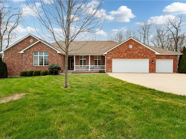 4203 SE Willow Ridge Ct, Blue Springs, MO 64014