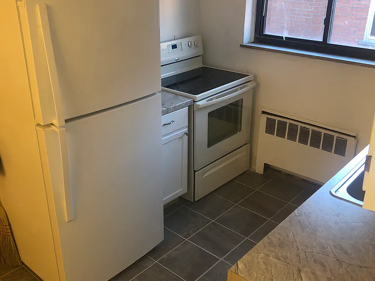 3929 Kirkup Ave #4 — Photo 3