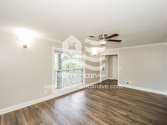893979_002_wm_-_living_room_13010573.jpg