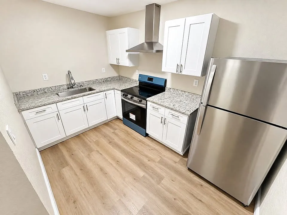 1 bed, 450 sqft, $1,050 — Photo 2