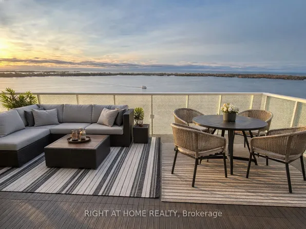 15 Queens Quay E Unit 2504, Toronto, ON M5E 0A4