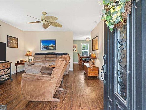 4th image of 56 Stonegate Dr