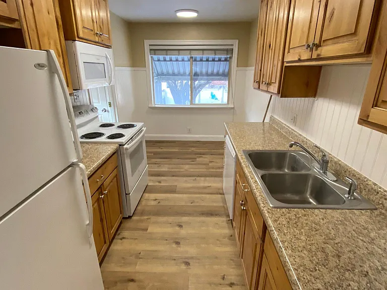 1401 N 300 W — Photo 5