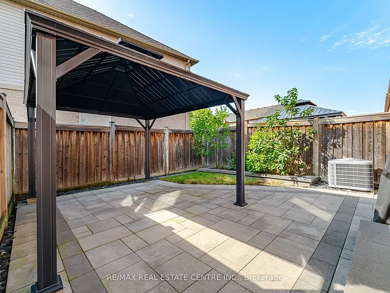 366 Hobbs Cres — Photo 47
