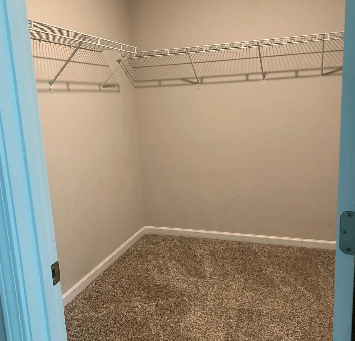 1121 Myers Point Dr — Photo 3