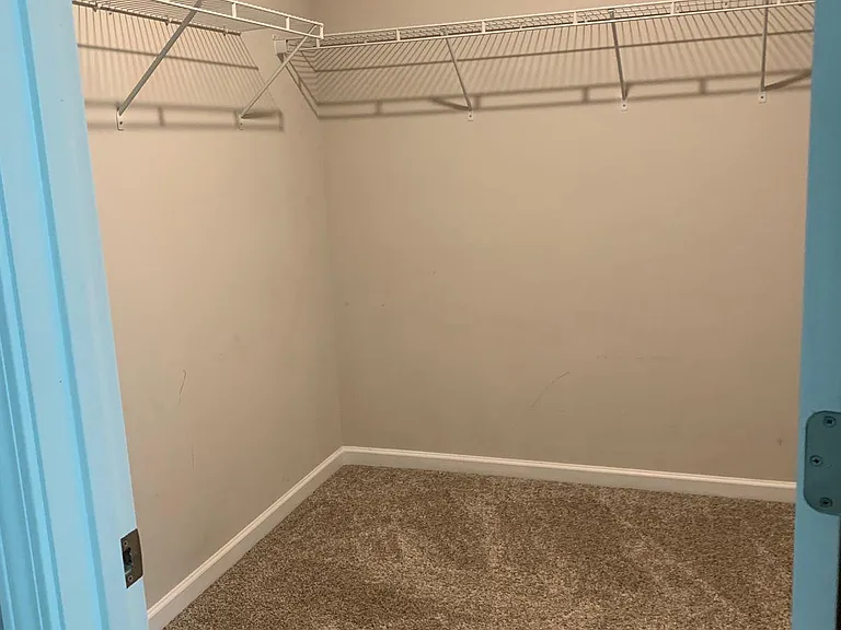 1121 Myers Point Dr — Photo 3