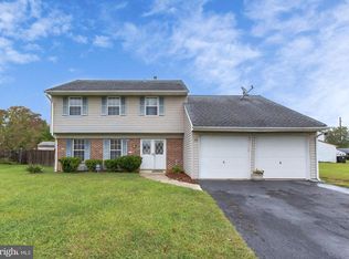 10 Ainsworth Ln, Sicklerville, NJ 08081