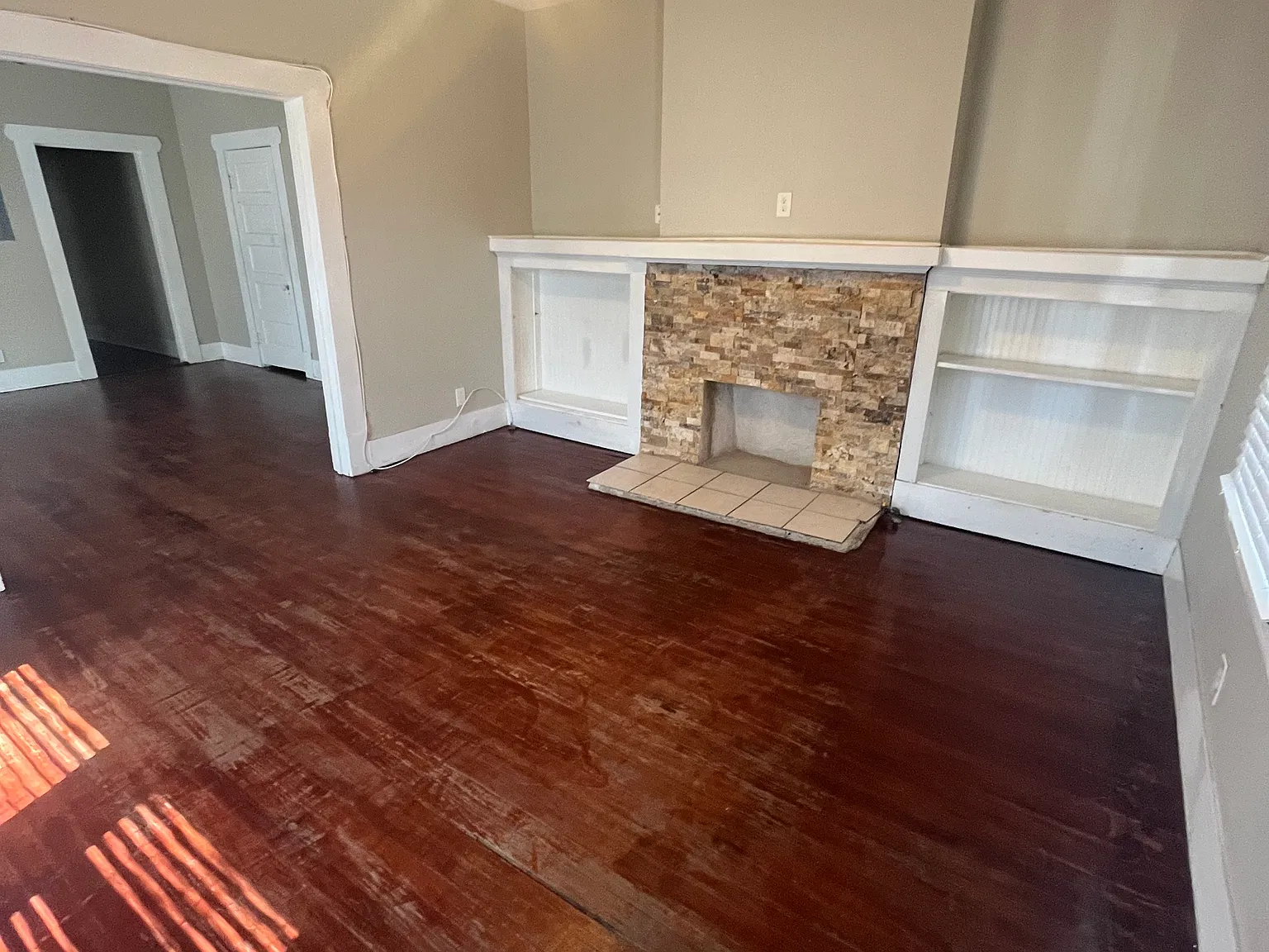 323 E Euclid Ave — Photo 4
