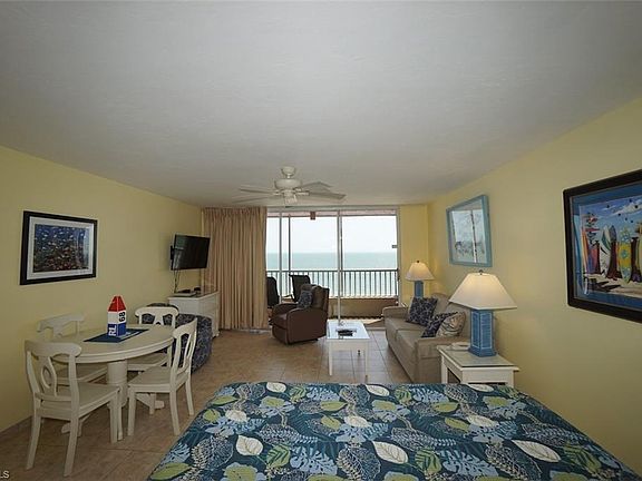 5th image of 510 Estero Blvd #602