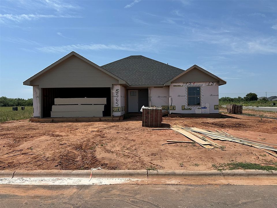 2nd image of 5565 Butterfield Meadows Pkwy