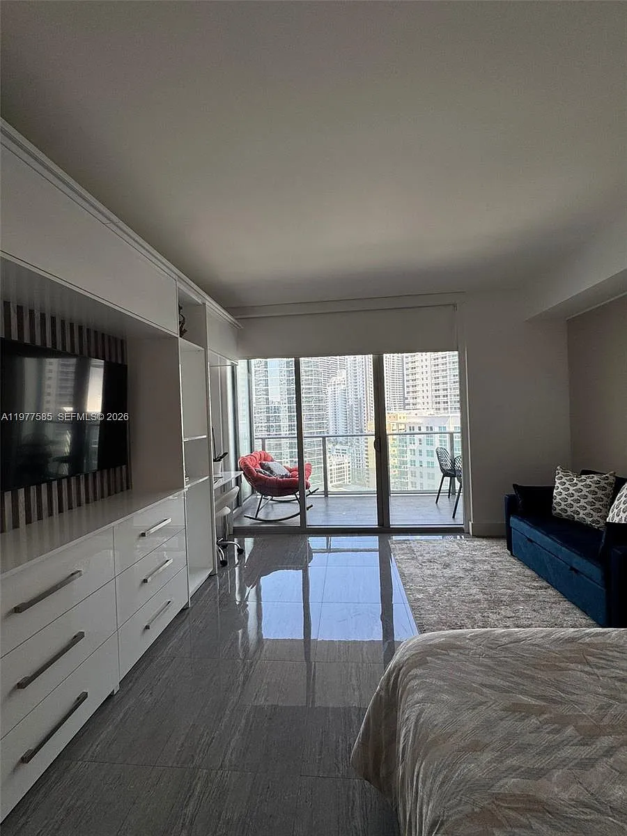 Building Photo - 1300 Brickell Bay Dr #2512
