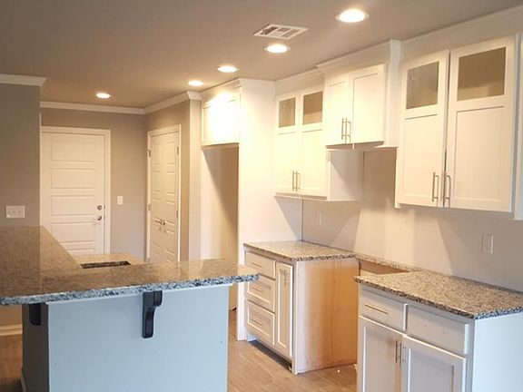 4th image of 2940 N Fern Ct
