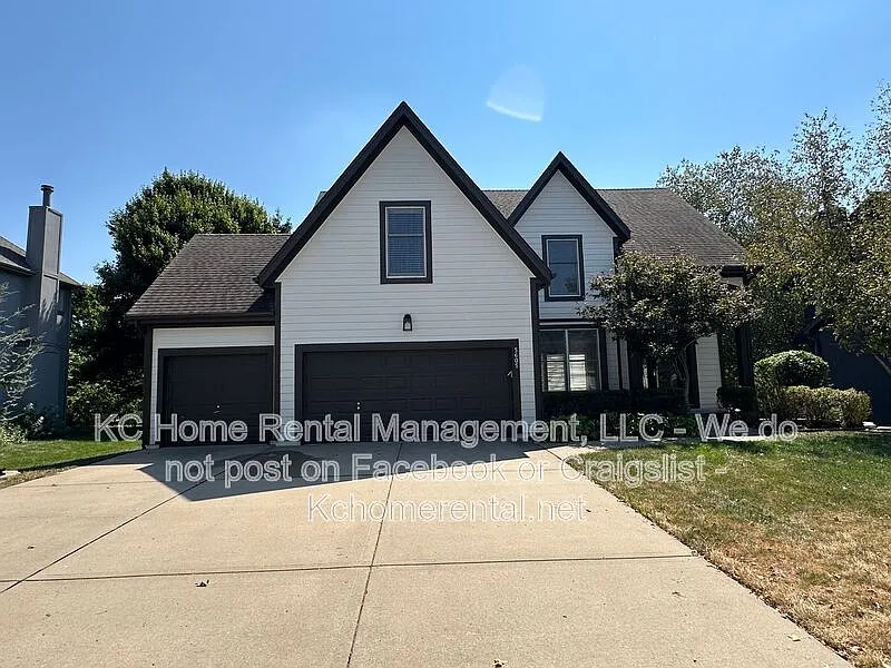 4 bed, 3.5 bath, 2552 sqft, $2,995 — Photo 2