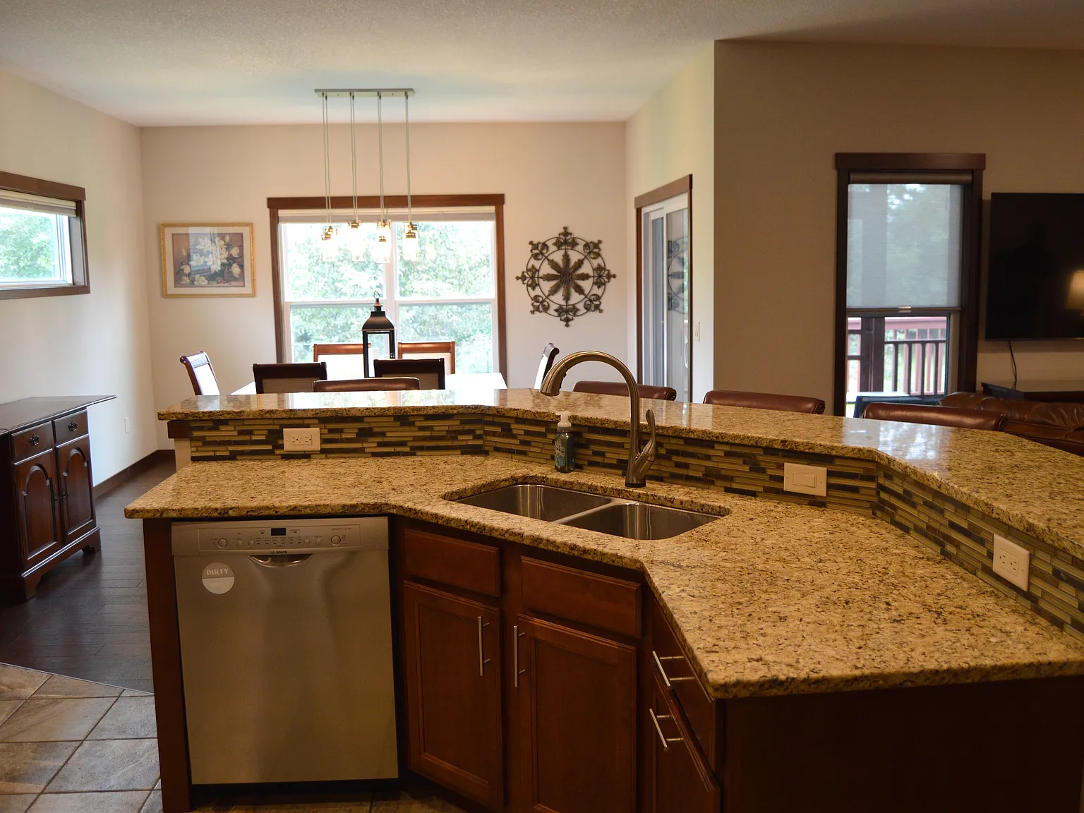 515 Majestic Oak Ct — Photo 3
