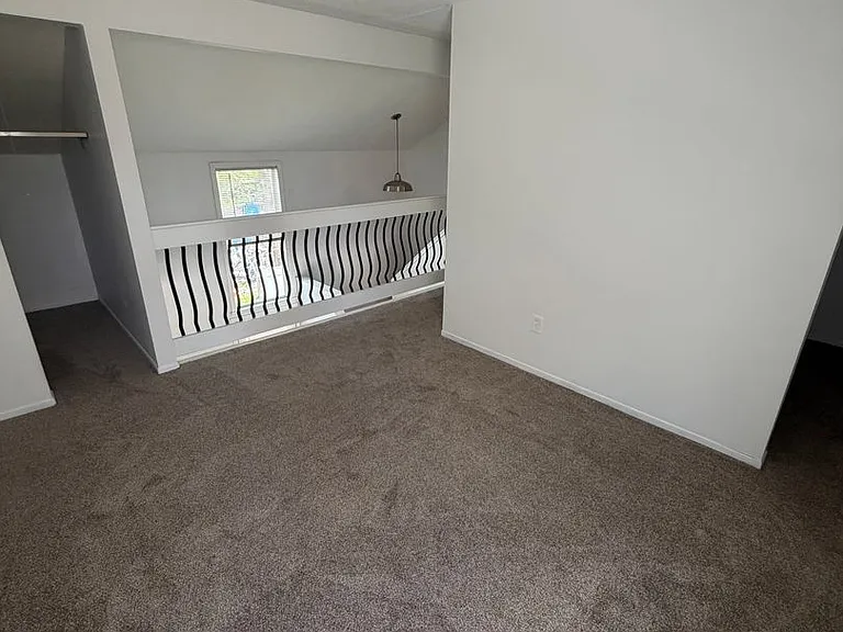 526 Tallmadge Rd — Photo 5