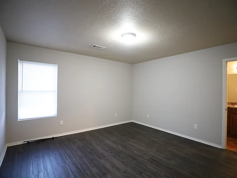 3809 Remington Dr — Photo 5