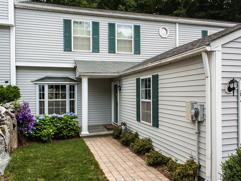 1st image of 302 Watch Hill Dr
