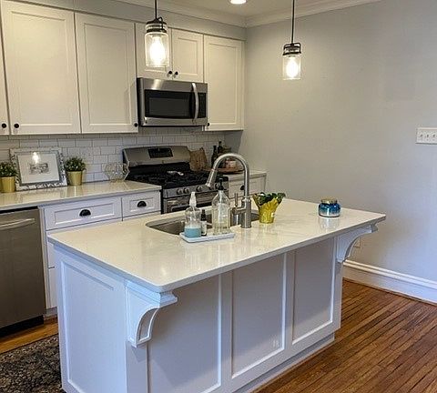 5th image of 3104 Park Ave
