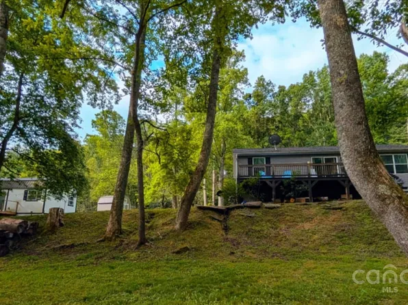 57 Fair Hollow Ln, Hendersonville, NC 28792