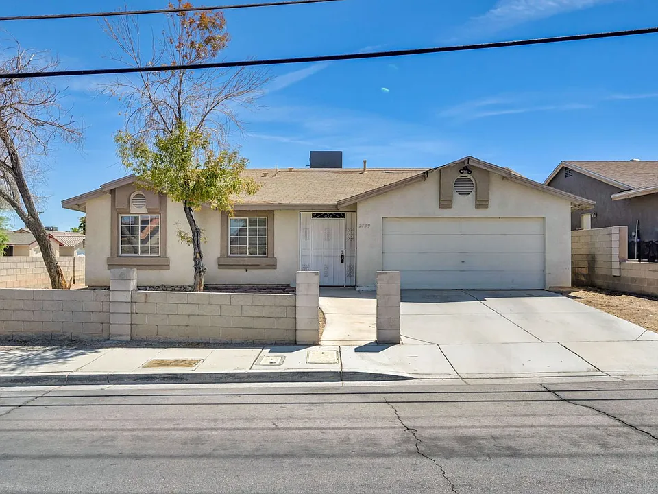 2739 E Colton Ave