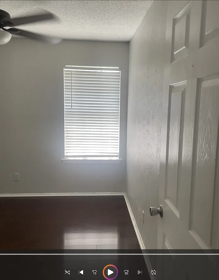 2 bed, 903 sqft, $700 — Photo 2