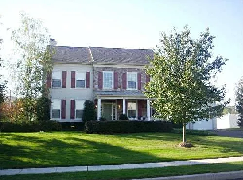 1095 Garey Dr photo 1