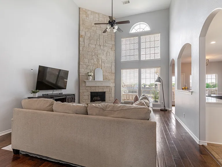 2624 Stable Door Ln — Photo 7