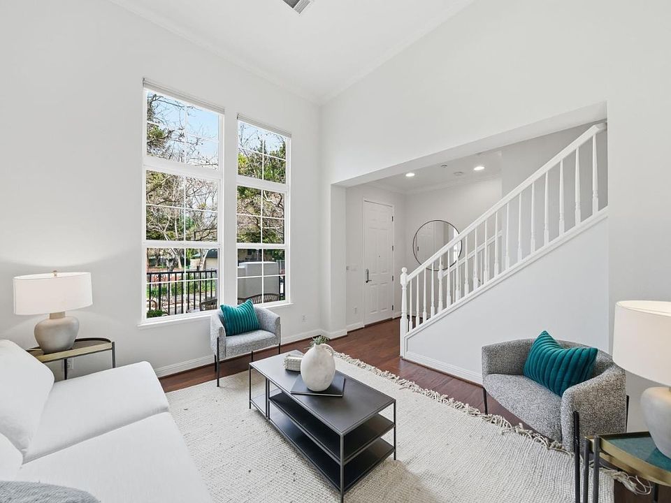 1st image of 44 Ryland Park Dr