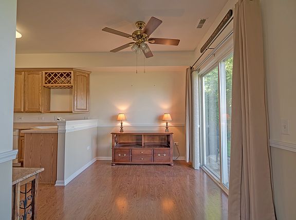 4th image of 3313 Bromley Ln #3313