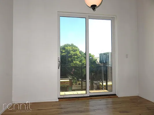 Rented by Rennit Inc. | media 35