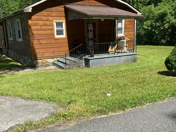 267 Limestone Rd, Pounding Mill, VA 24637