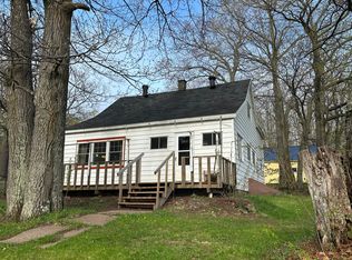310 Indianhead Rd, Wakefield, MI 49968