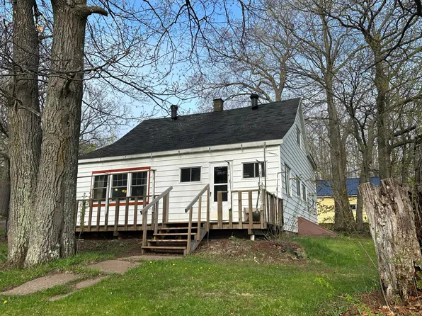 310 Indianhead Rd, Wakefield, MI 49968