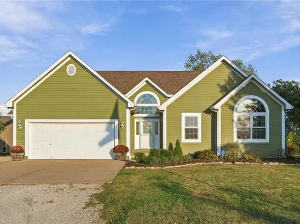 27423 New Lancaster Rd, Louisburg, KS 66053