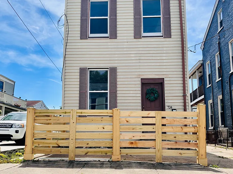 724 Central Ave — Photo 1