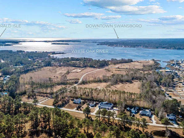 246 Amphitheater Drive, Swansboro, NC 28584